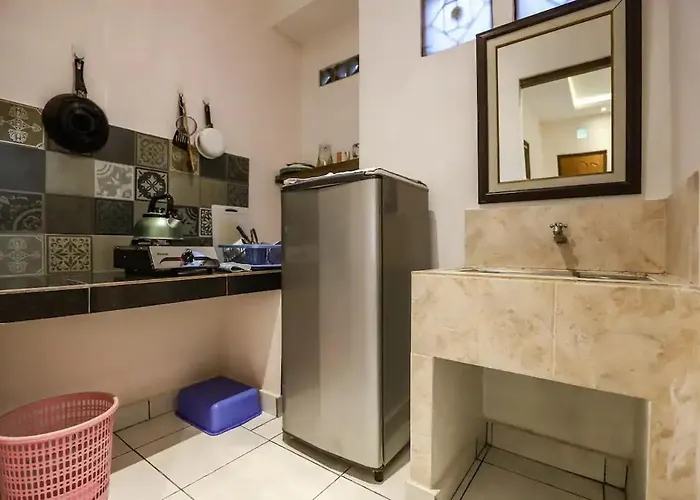 Simple Classic With Own Kitchen & Shared Pool 3* Ubud